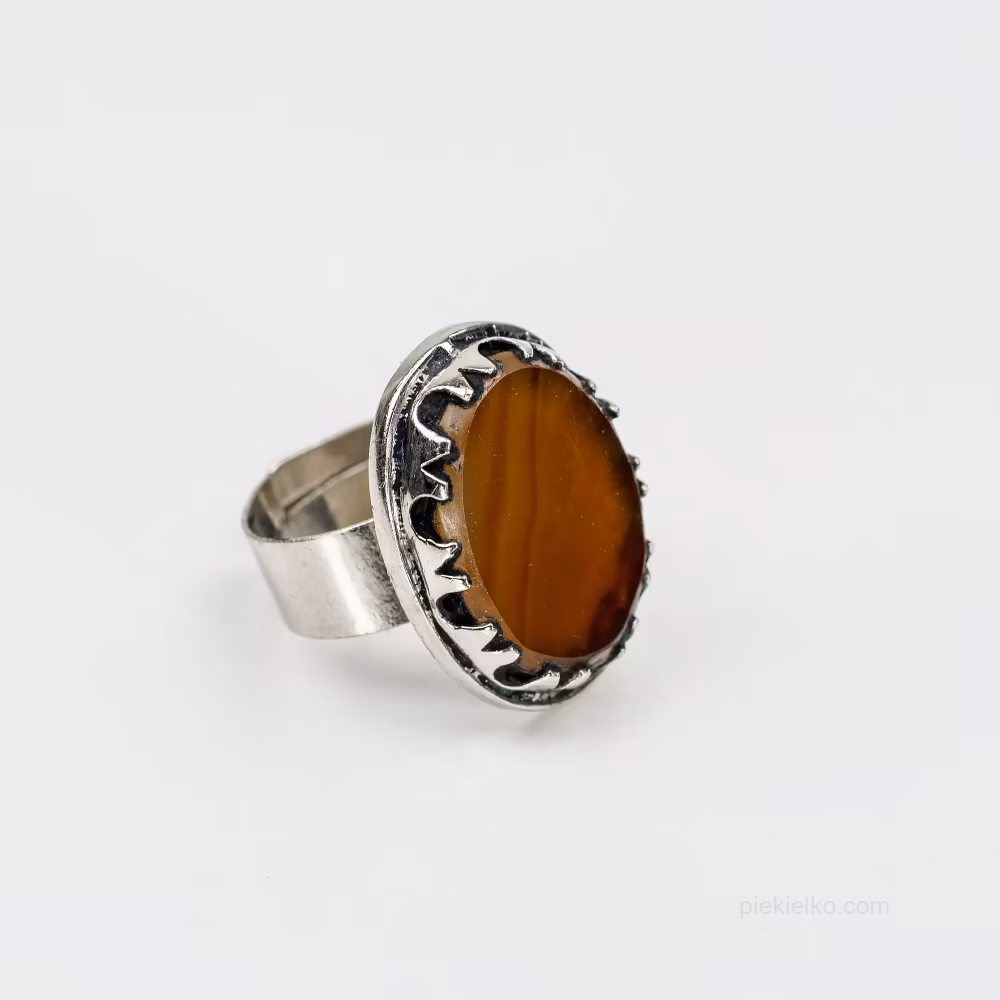 Pakistani Honey Agate Ring in a Serrated Setting