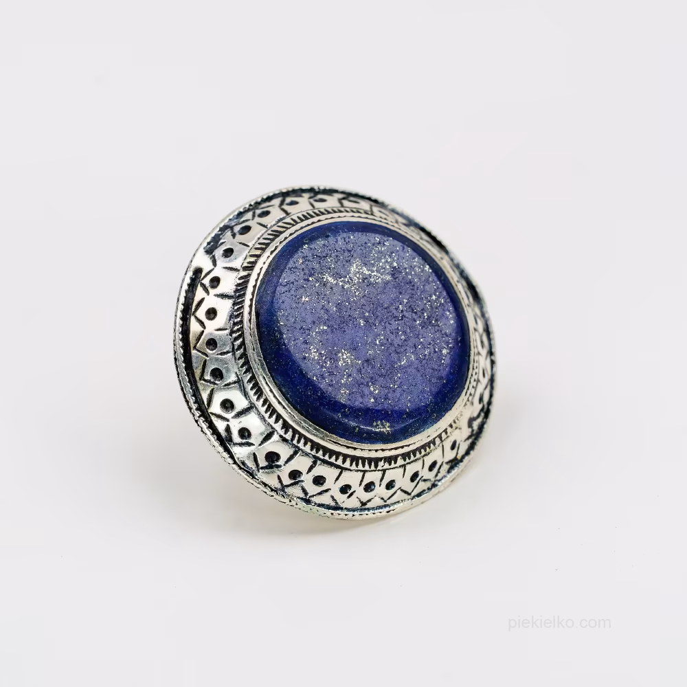 Cobalt dome – lapis lazuli in an openwork rosette