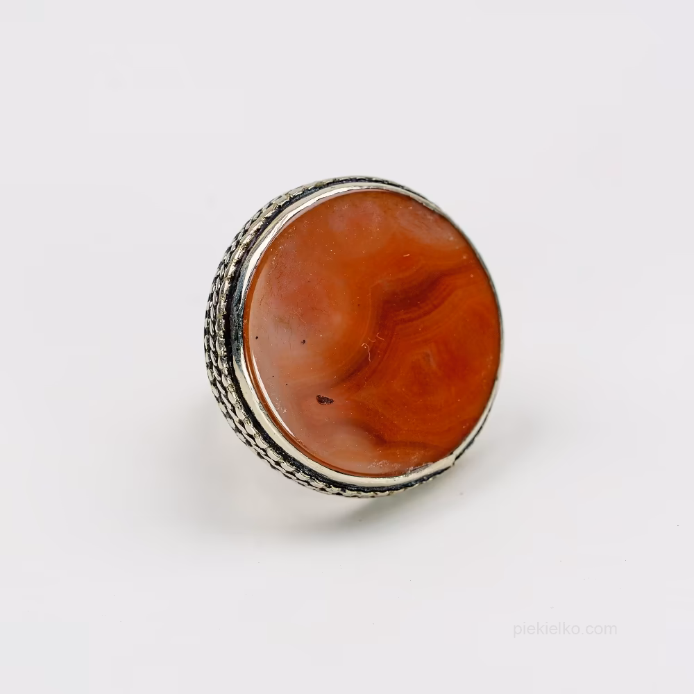 Signet ring with red carnelian – classic chalcedony in an oxidized frame