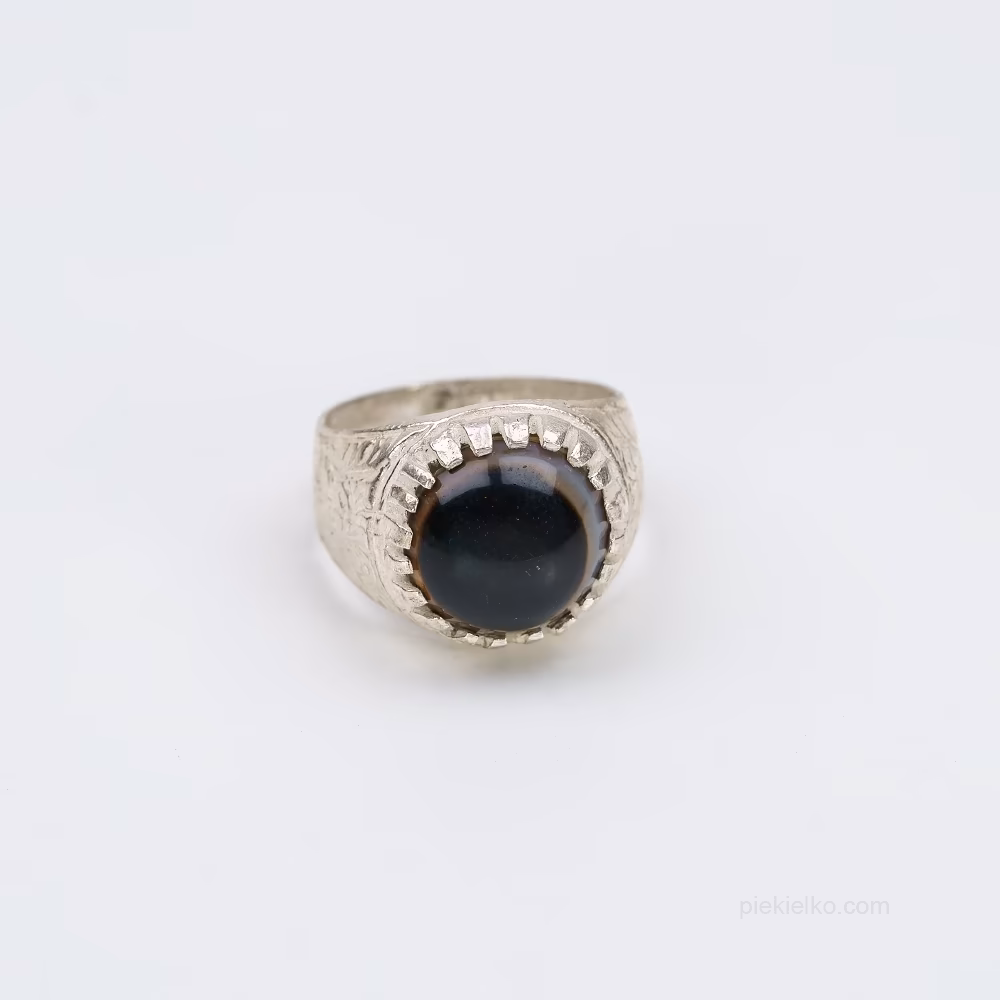 Black agate signet ring